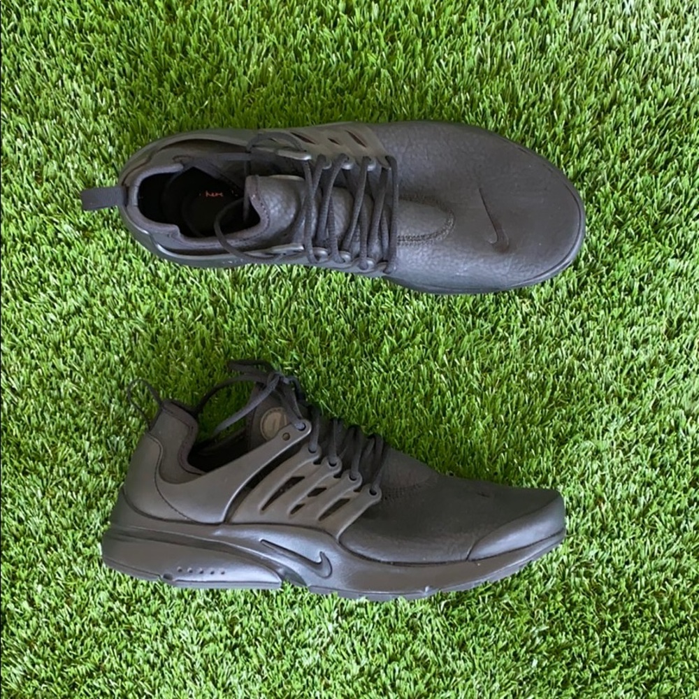 Nike Air Presto Premium Black Leather Sneakers